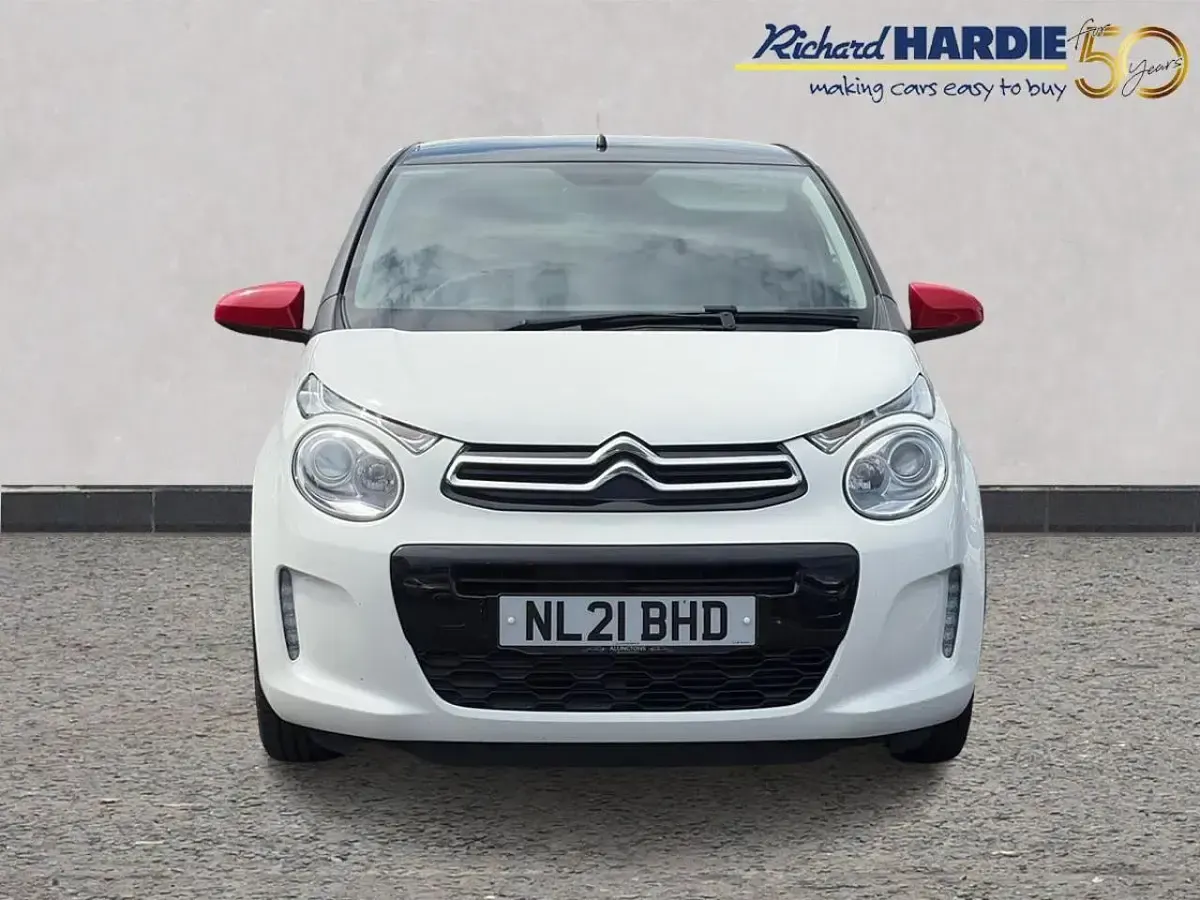 Used Citroën C1 71 HP (52 kW) 2021 White Hatchback