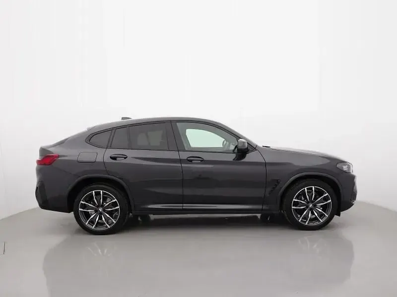 Gebraucht BMW X4 M Sport 188 PS (138 kW) 2025 Grau SUV