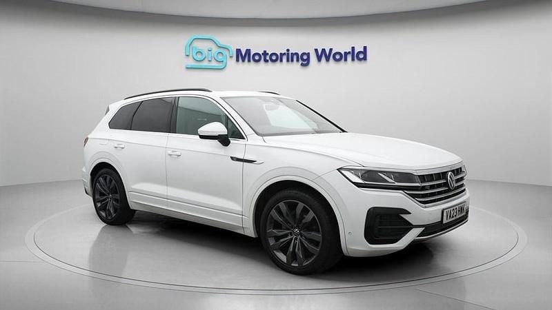 Used VW Touareg R-line 286 HP (210 kW) 2023 White SUV