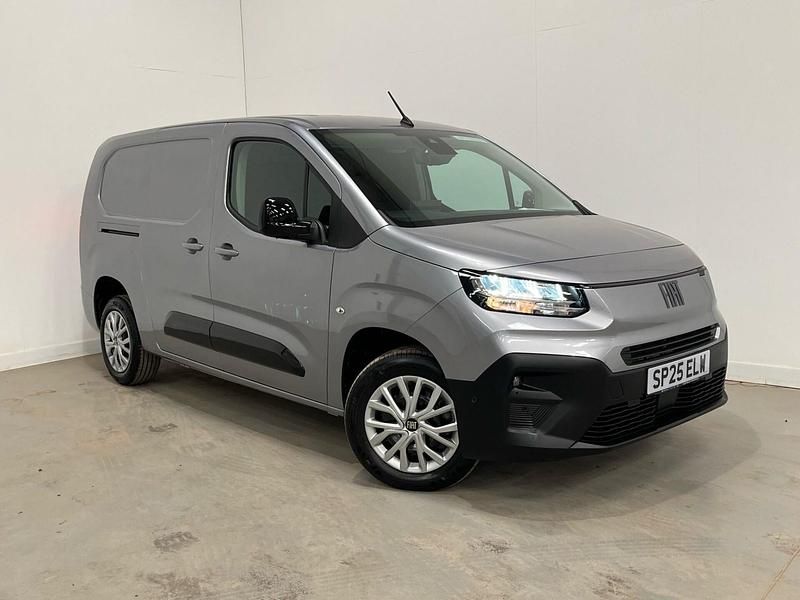 Grey New 2025 Fiat Doblò MPV | £22,495 (Fair price) - Image 1/4