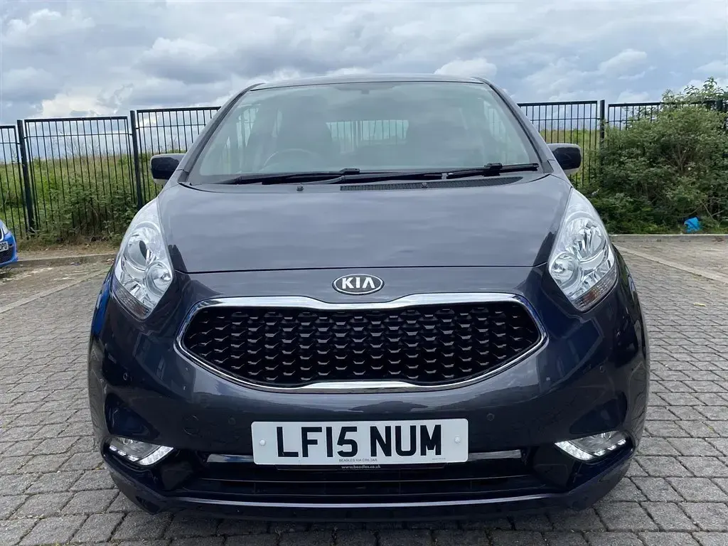 Used Kia Venga 123 HP (90 kW) 2015 Silver Hatchback