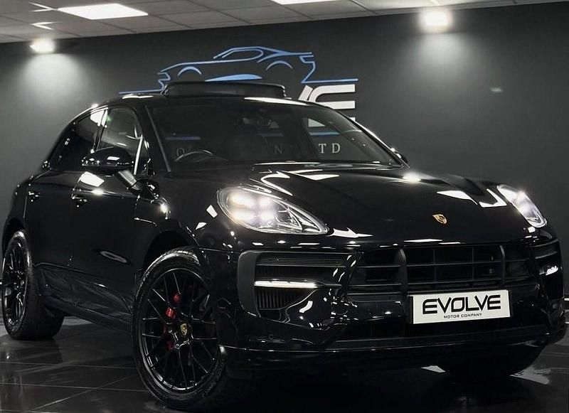 Black Used 2021 Porsche Macan SUV | £46,695 (Good price) - Image 1/4