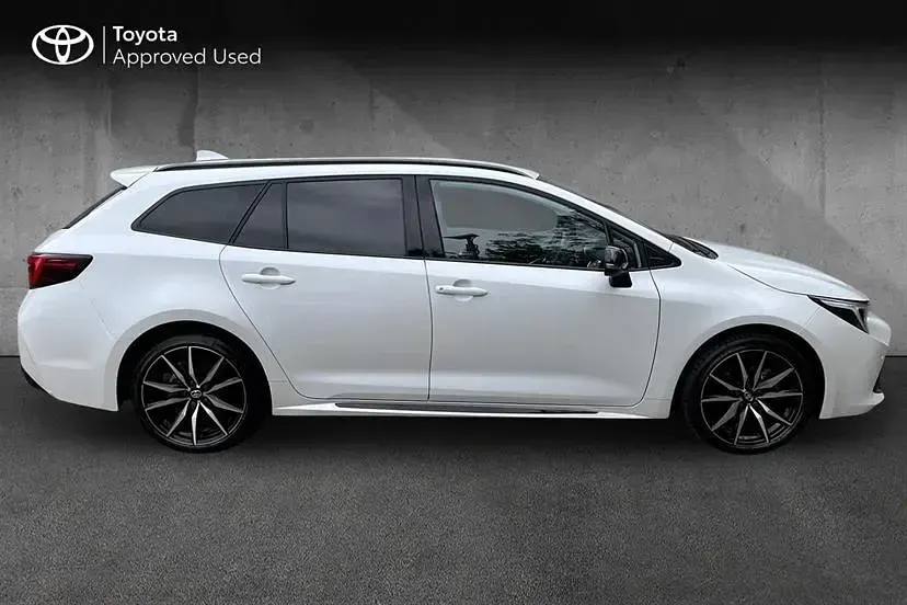 Used Toyota Corolla Sport 196 HP (144 kW) 2024 White Estate