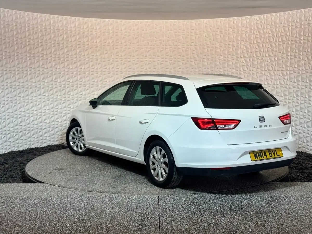 Begagnad Seat Leon Ecomotive 2014 Vit Kombi