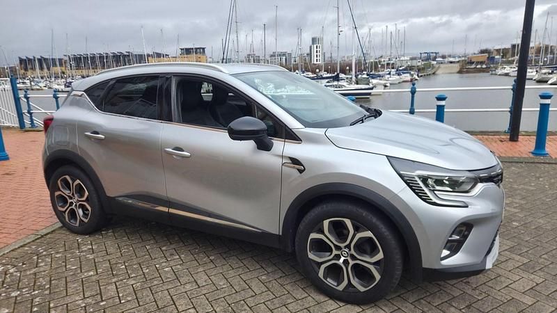 Used Renault Captur Techno 91 HP (66 kW) 2022 Grey SUV