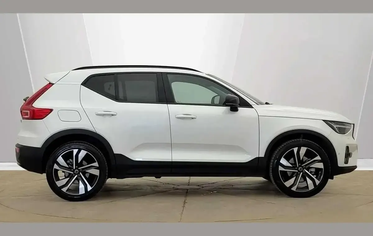 Used Volvo XC40 Ultra 161 HP (118 kW) 2025 White SUV