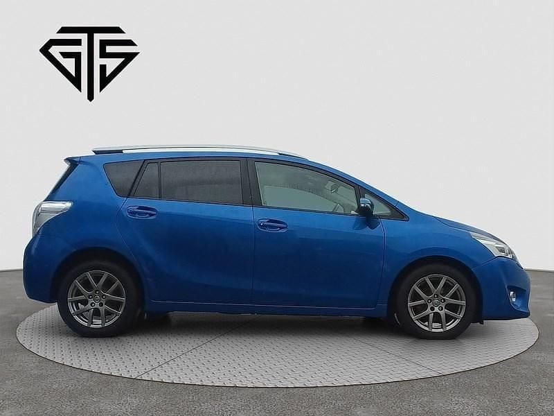 Used Toyota Verso 110 HP (80 kW) 2014 Blue MPV