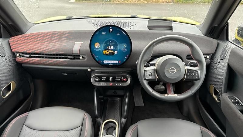 Usado Mini Cooper SE Hatch 158 kW (215 CV) 2025 Amarillo Utilitario
