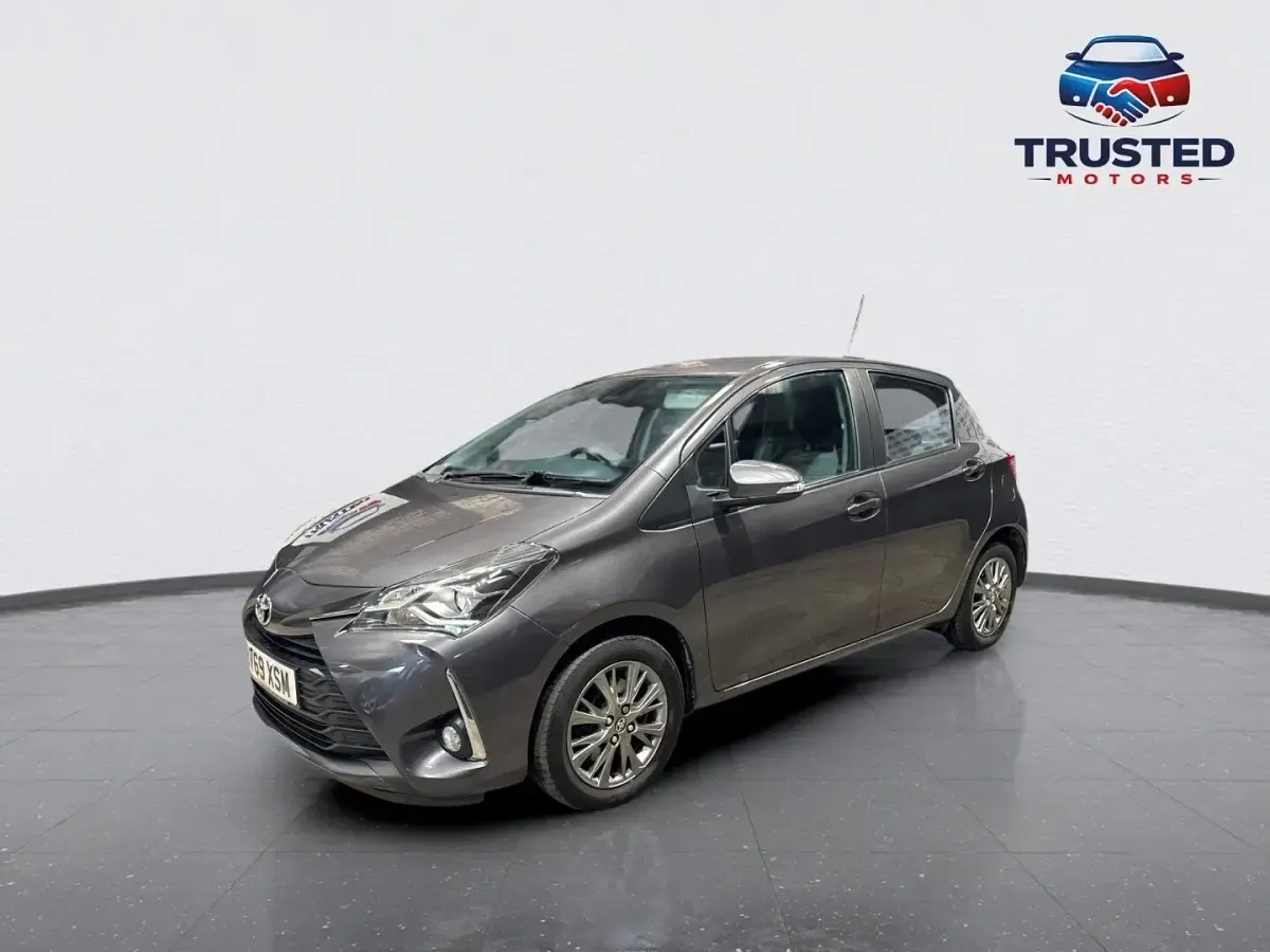 Used Toyota Yaris 107 HP (78 kW) 2019 Grey Hatchback