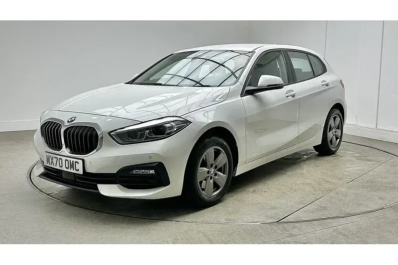 Used BMW 118 Comfort Edition 2020 White Hatchback