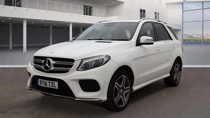 Used Mercedes E250 AMG line 2016 White Estate