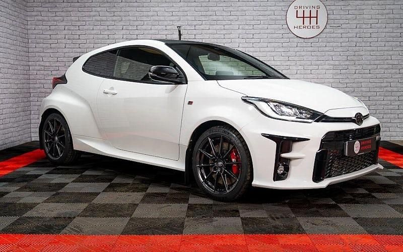 Used 2021 Toyota Yaris Hatchback | £27,494 (Fair price) - Image 1/4