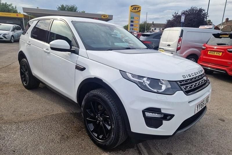 White Used 2016 Land Rover Discovery Sport SE SUV | £9,795 (Good price) - Image 1/1