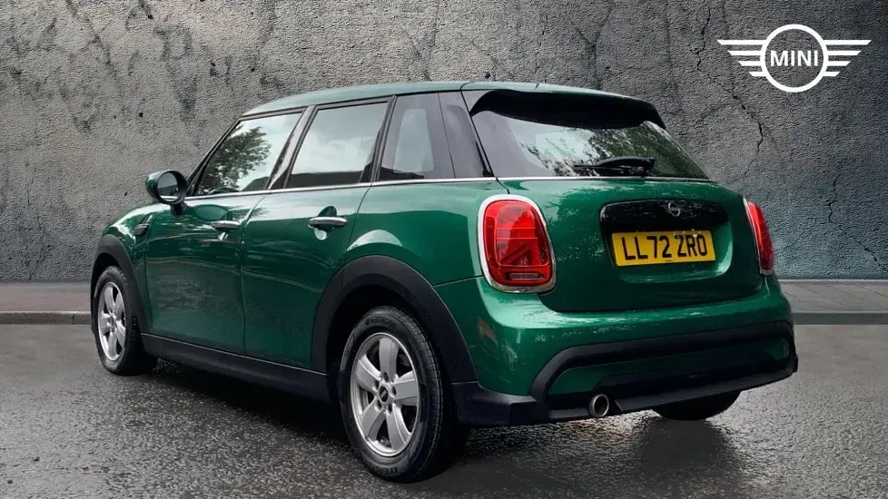 Used Mini Cooper Classic 134 HP (98 kW) 2022 Green Hatchback