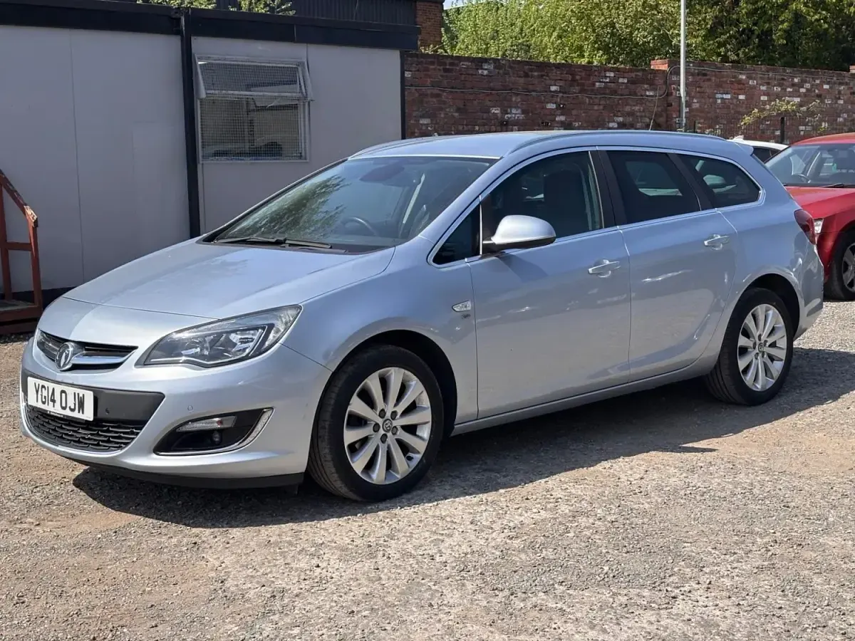 Second-hand Vauxhall Astra Elite 2014 Argintiu Break