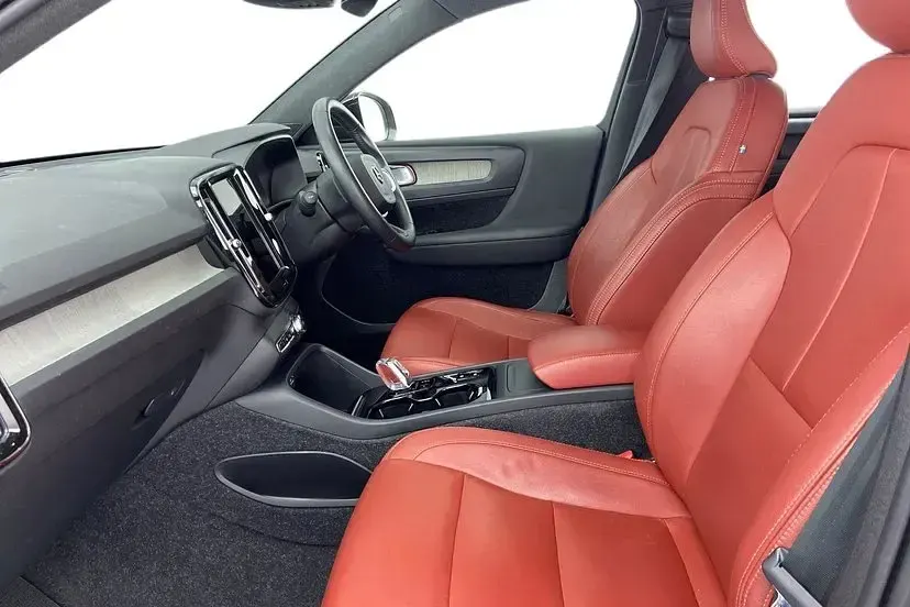 Used Volvo XC40 Inscription 163 HP (119 kW) 2020 Black SUV