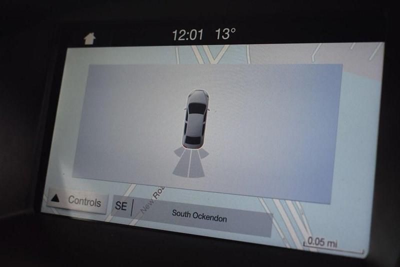 Used Ford Focus Zetec 125 HP (91 kW) 2017 Red Hatchback