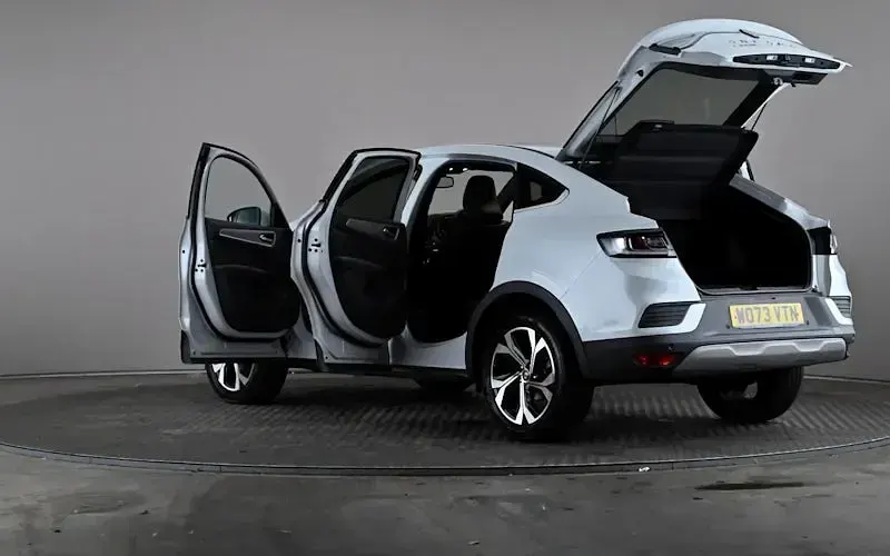 Used Renault Arkana Techno 143 HP (105 kW) 2024 White SUV