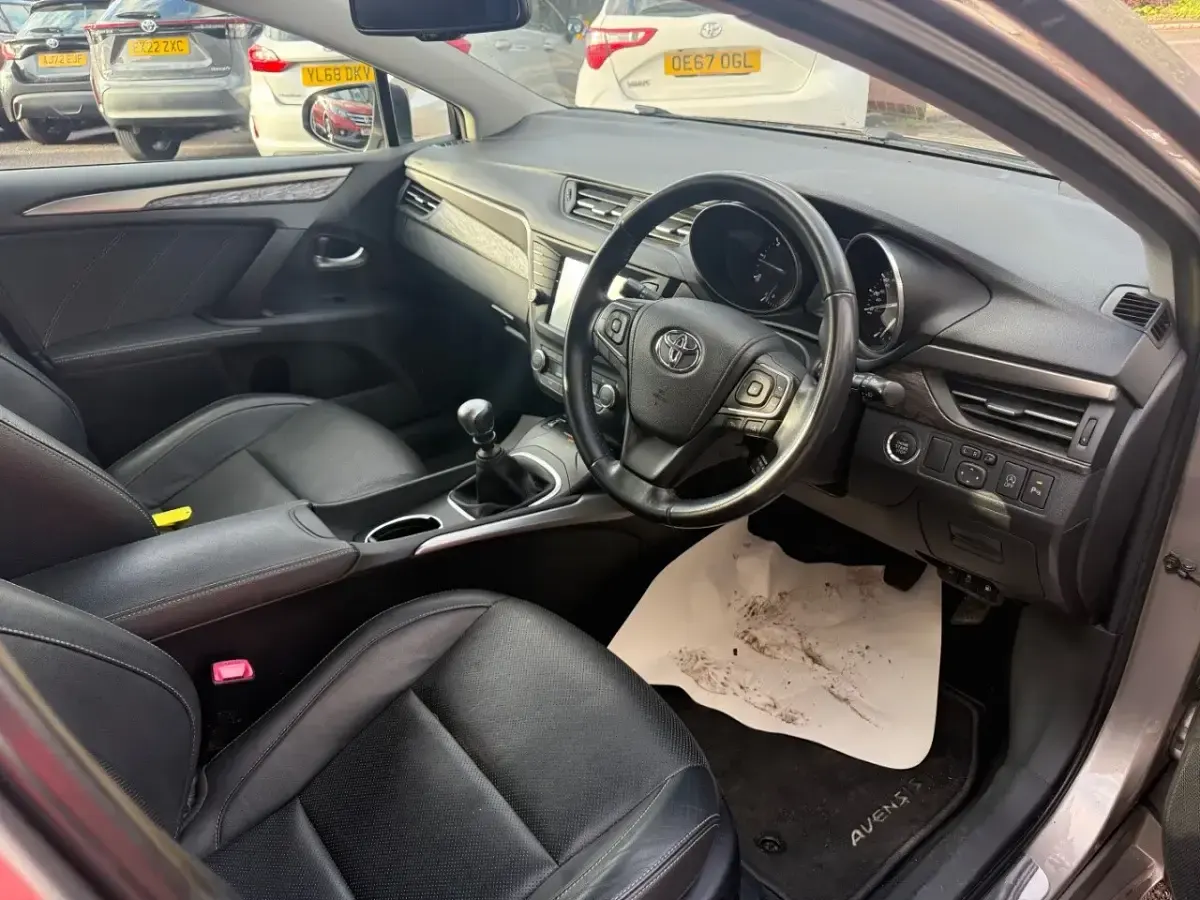 Used Toyota Avensis 2015 Bronze Estate