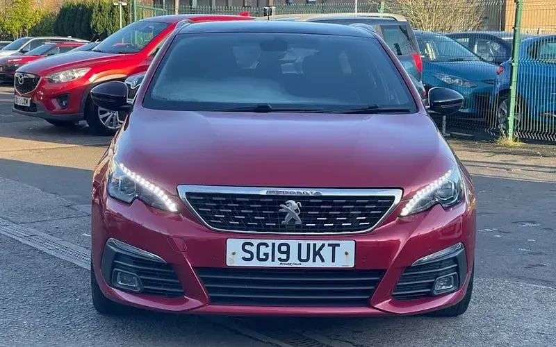 Used Peugeot 308 SW S 131 HP (96 kW) 2019 Red Estate