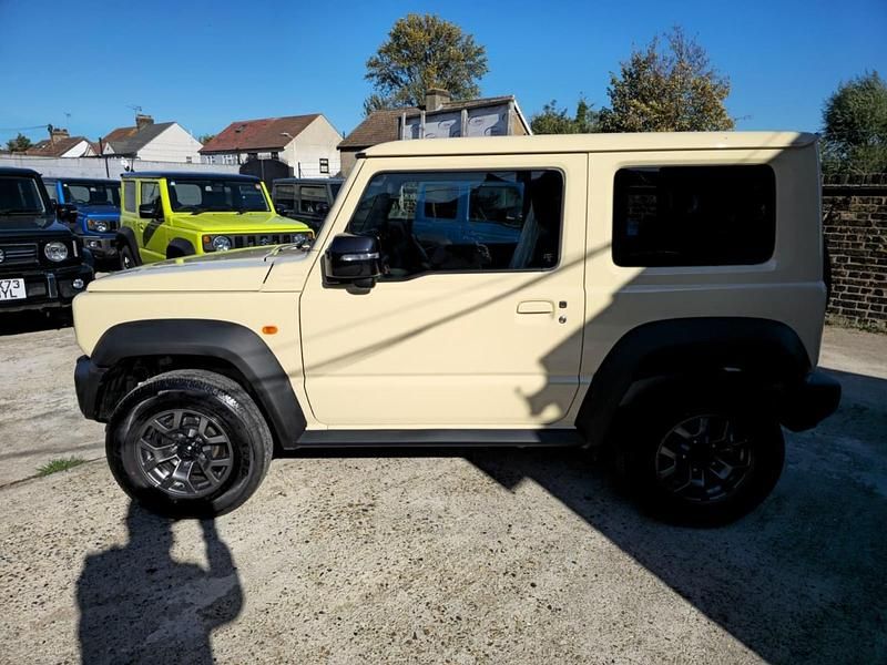 Nuevo Suzuki Jimny 101 CV (74 kW) 2026 Beige SUV
