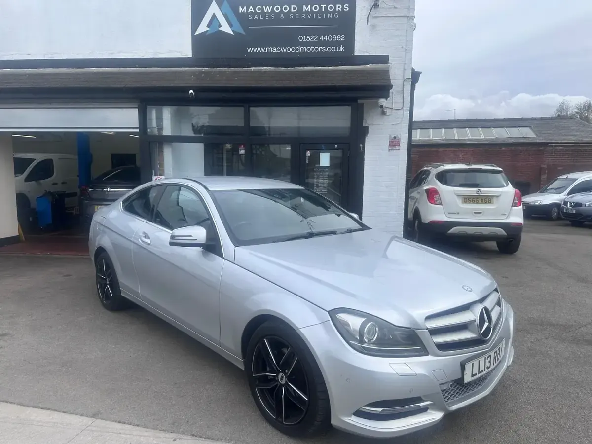 Used Mercedes C220 Executive 167 HP (122 kW) 2013 Silver Coupe