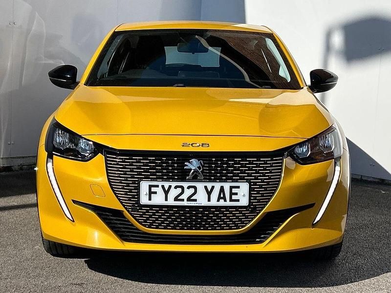 Used Peugeot e-208 Allure 100 kW (136 HP) 2022 Yellow Hatchback