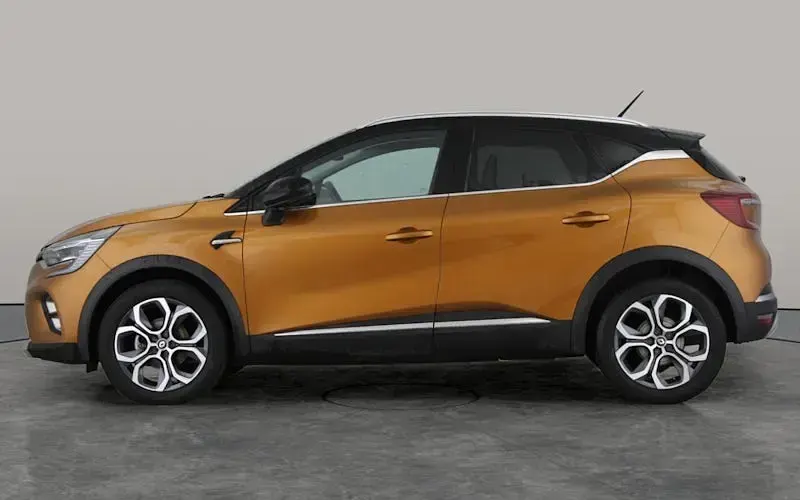 Used Renault Captur Version S 91 HP (66 kW) 2022 Orange/black SUV
