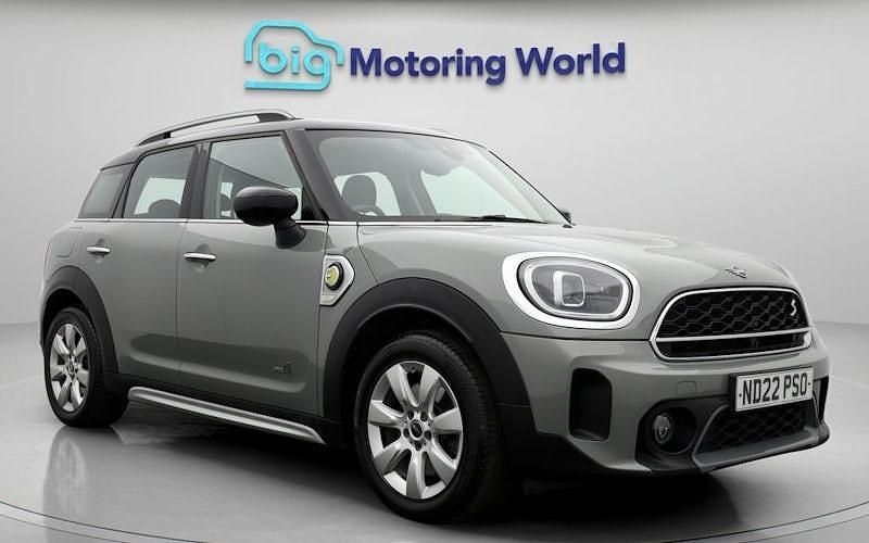 Used 2022 Mini Cooper S Classic Hatchback | £18,600 (Fair price) - Image 1/4