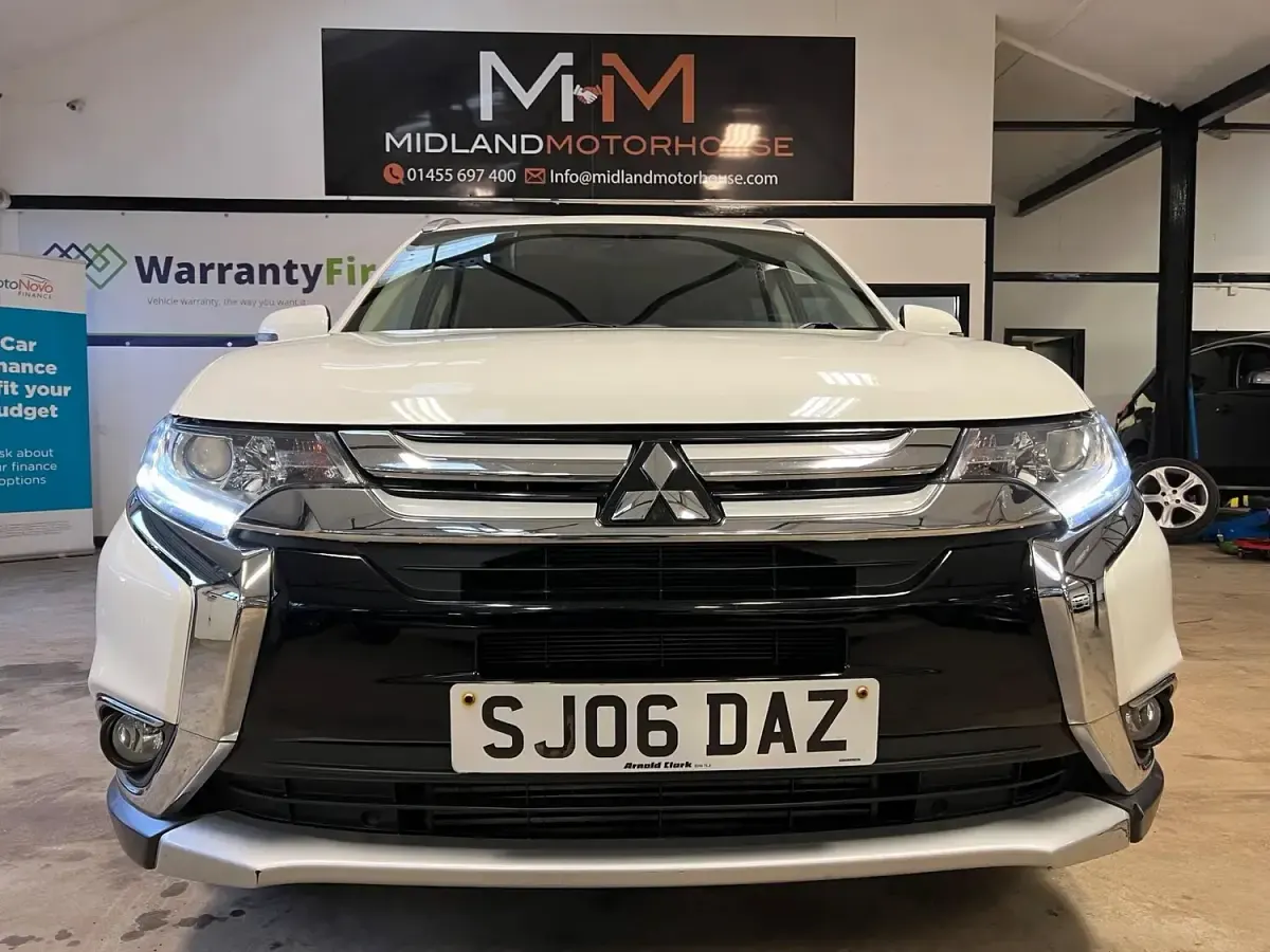 Used Mitsubishi Outlander 147 HP (108 kW) 2017 White SUV