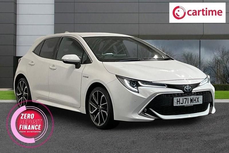 Used Toyota Corolla 122 HP (89 kW) 2022 White Hatchback