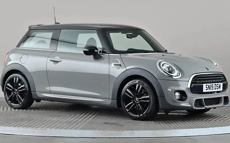 Used Mini Cooper Hatch 136 HP (100 kW) 2021 Hatchback