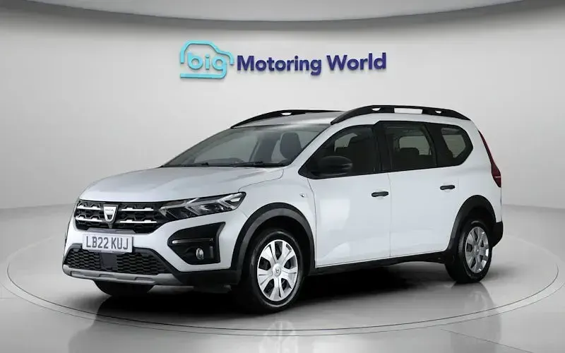 Usado Dacia Jogger Essentiel 110 CV (80 kW) 2025 Monovolumen