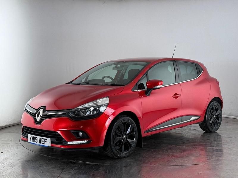 Used Renault Clio IV Iconic 90 HP (66 kW) 2019 Red Hatchback