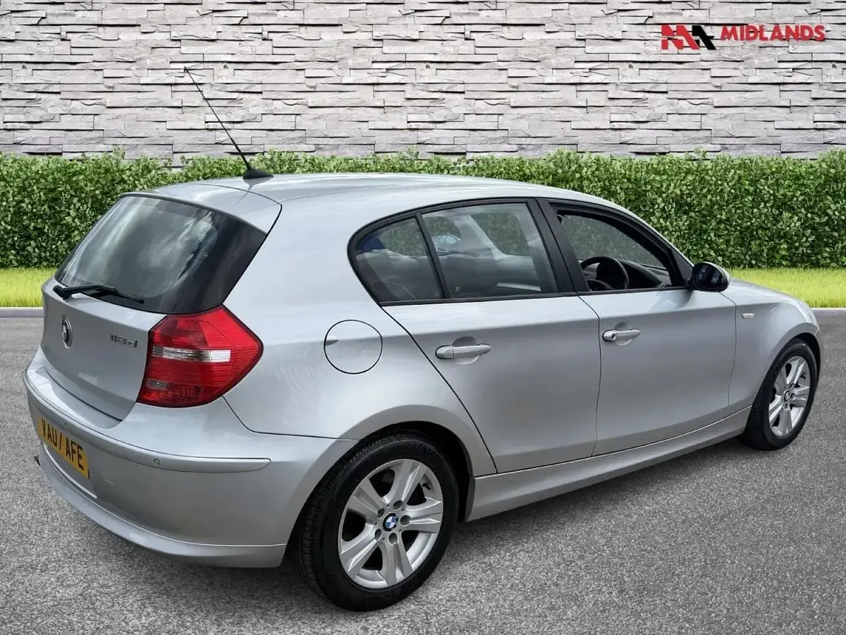 Używany BMW 118 2007 Srebrny Hatchback
