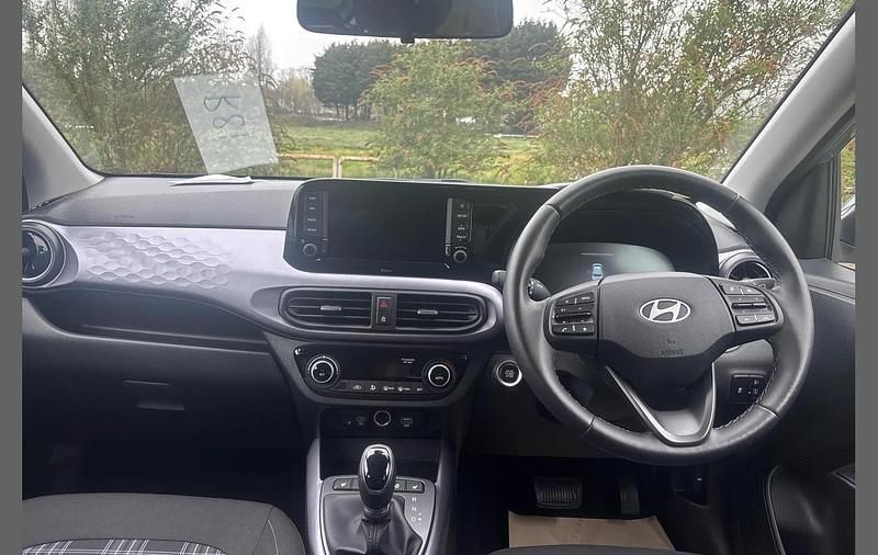 Used Hyundai i10 Premium 77 HP (56 kW) 2025 Green Hatchback