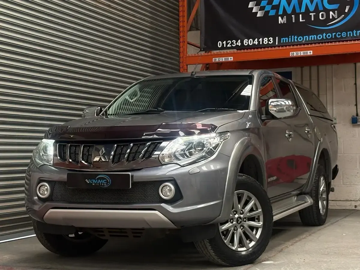Used Mitsubishi L200 2017 Grey Pickup