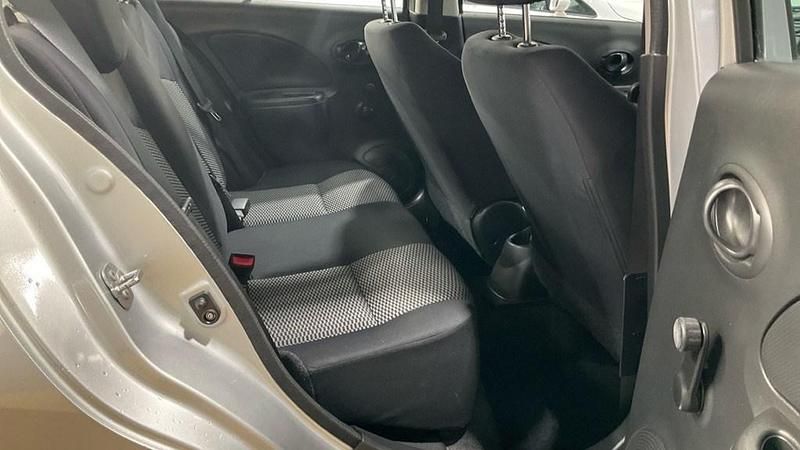 Begagnad Nissan Micra 2016 Silver Halvkombi
