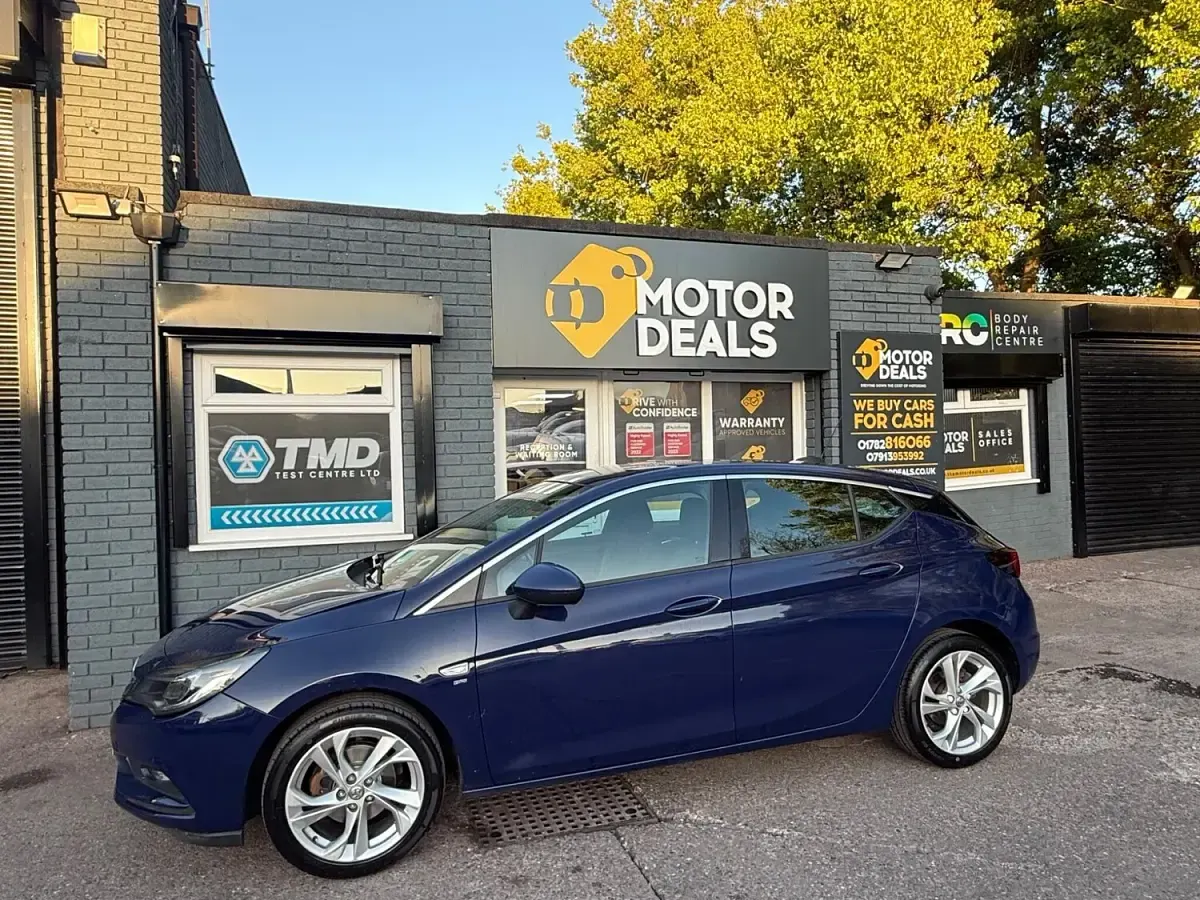 Used Vauxhall Astra SRi 2017 Blue Hatchback