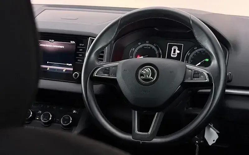 Second-hand Skoda Karoq SE 150 CP (110 kW) 2020 Albastru SUV