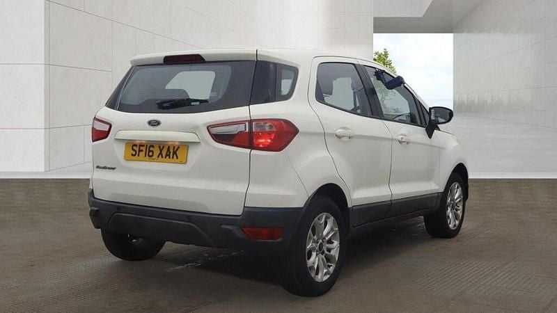 Used Ford Ecosport Zetec 95 HP (69 kW) 2016 White SUV