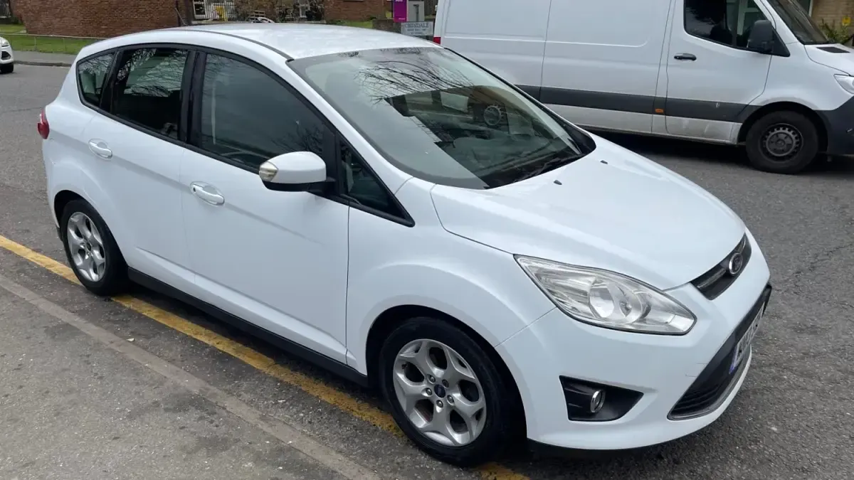 Begagnad Ford C-MAX Zetec 105 HK (77 kW) 2013 Vit Minibuss
