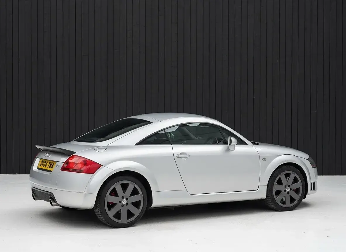 Używany Audi TT Performance 247 KM (181 kW) 2004 Srebrny Coupe