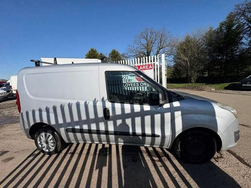 Used Vauxhall Combo Sportive 2015 Silver MPV