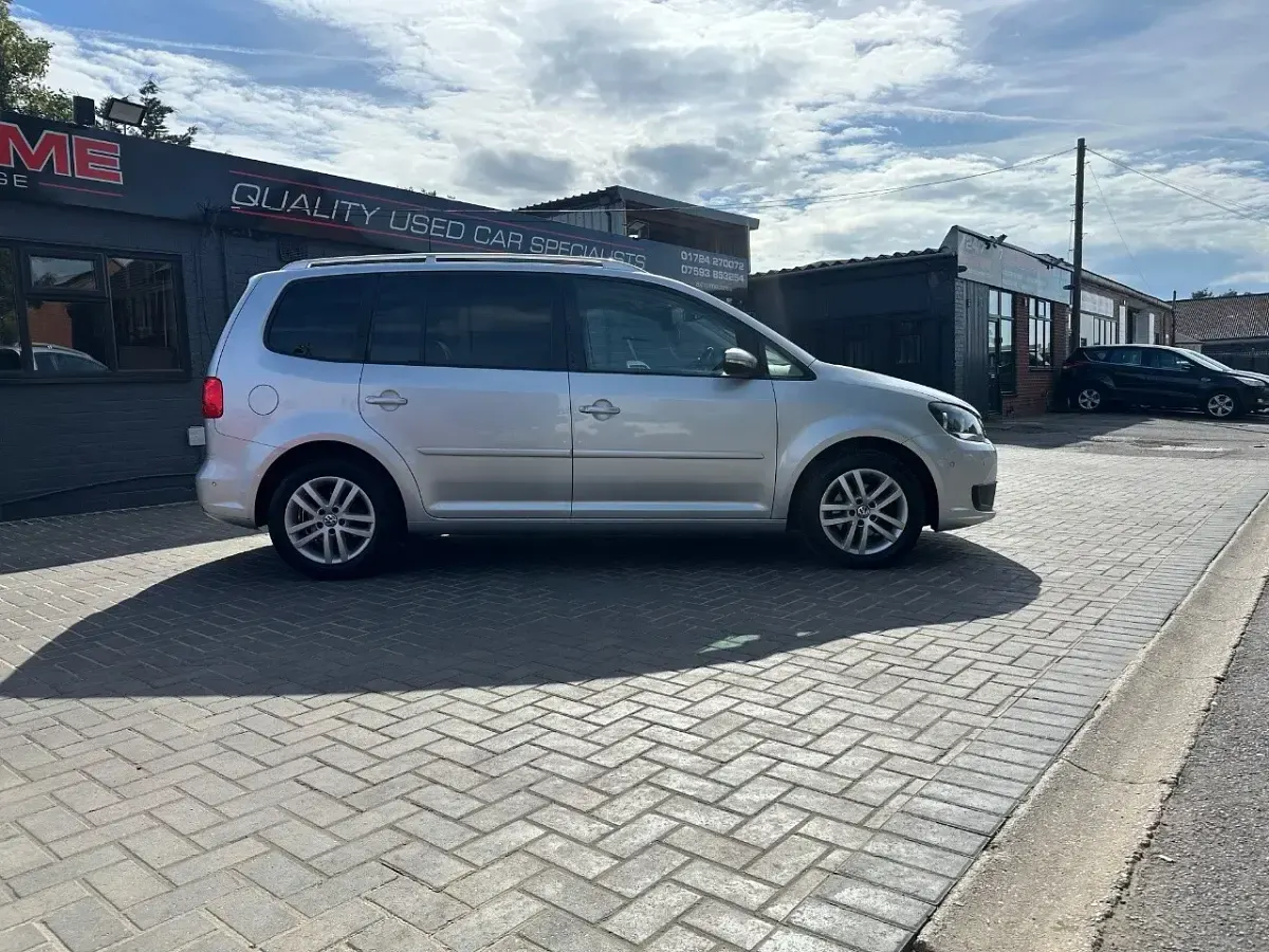 Used VW Touran SE 105 HP (77 kW) 2014 Silver MPV