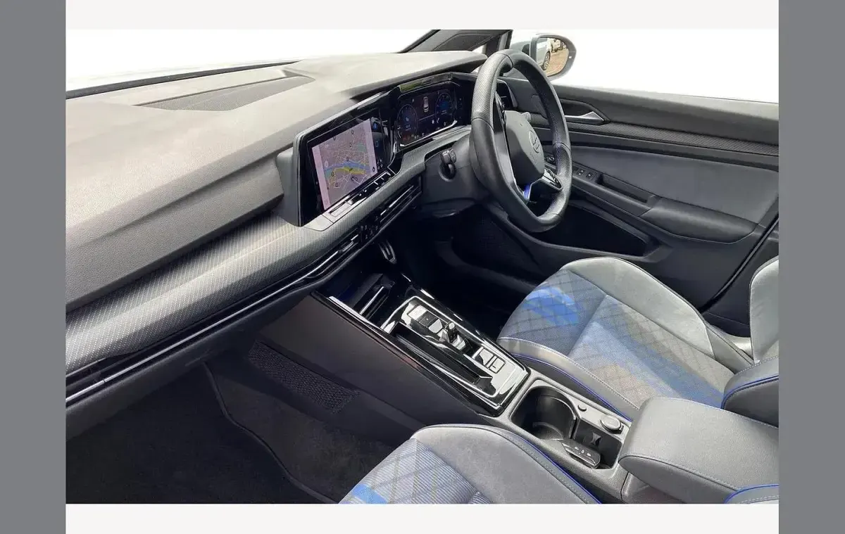 Used VW Golf VIII R 320 HP (235 kW) 2024 White Hatchback