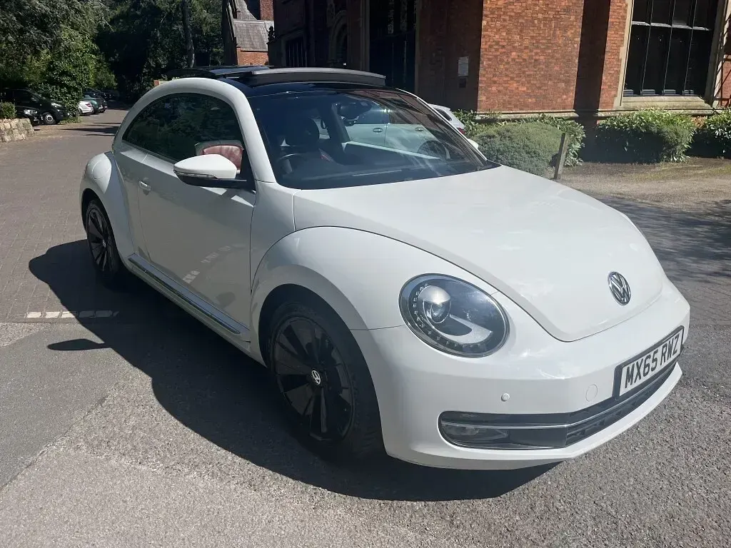 Used VW Beetle Design 105 HP (77 kW) 2016 White Hatchback