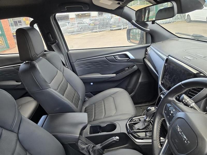 Used Isuzu D-Max 2025 Silver Pickup