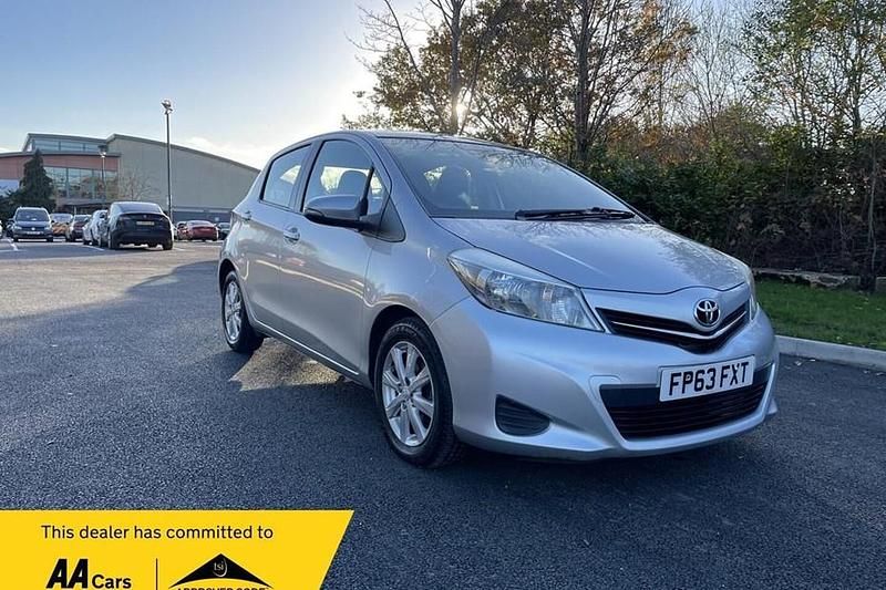 Used 2013 Toyota Yaris | £7,380 (Fair price) - Image 1/1