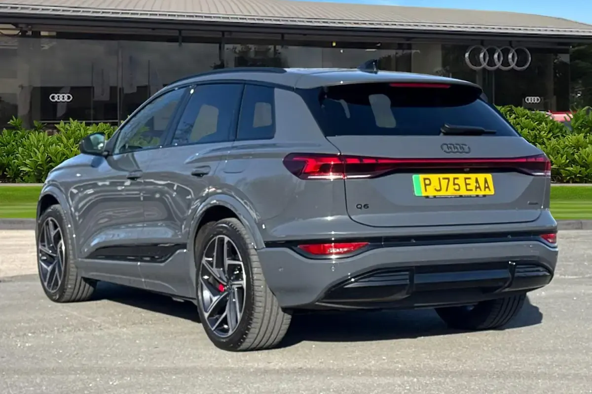Used Audi Q6 e-tron Advanced 284 kW (387 HP) 2025 Grey SUV